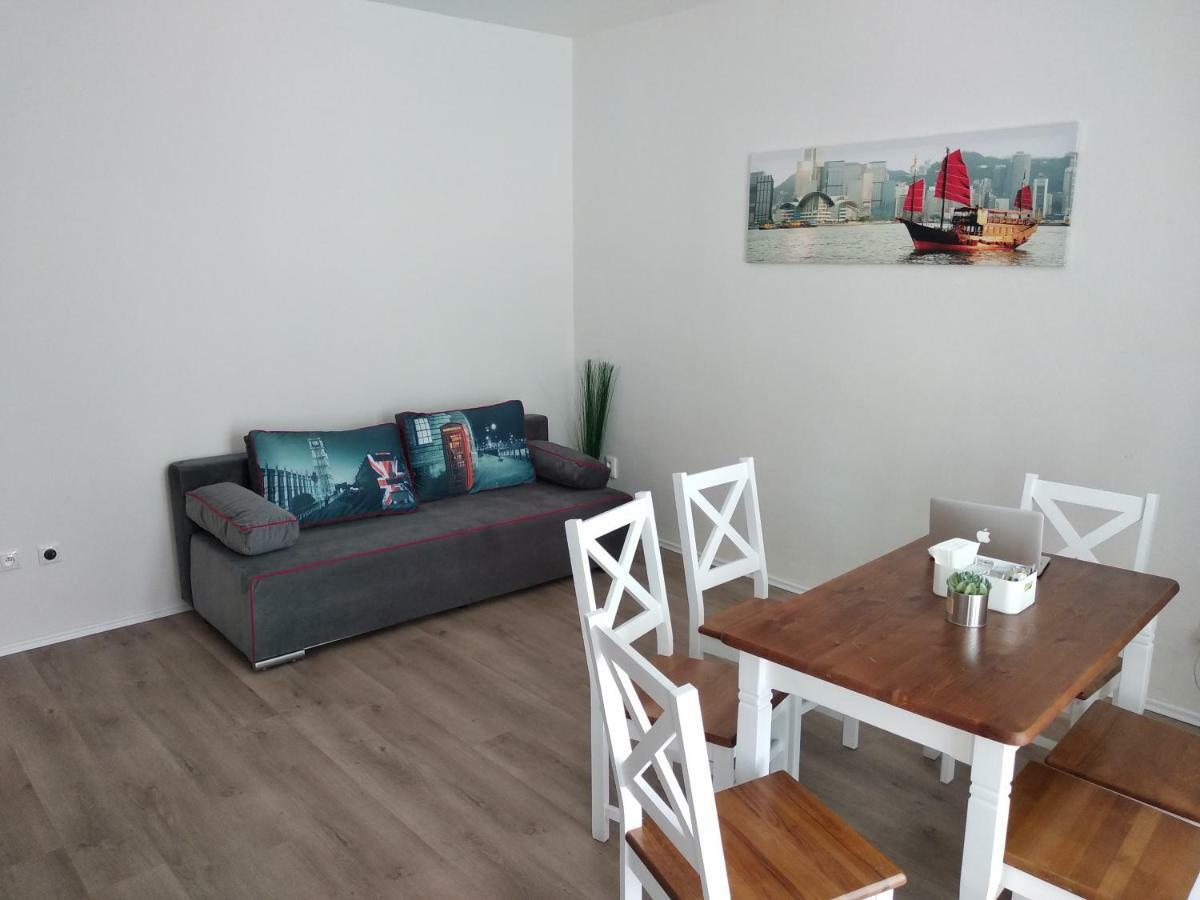Kate & Jenny Apartments - Cosy Place In The City Center Братислава Экстерьер фото